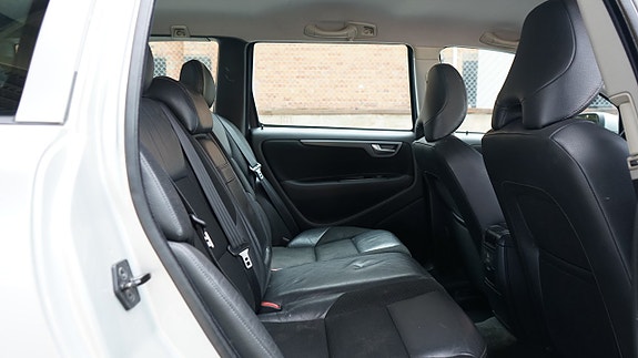 Volvo V70 10 of 17