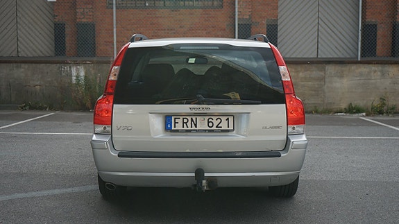 Volvo V70 5 of 17