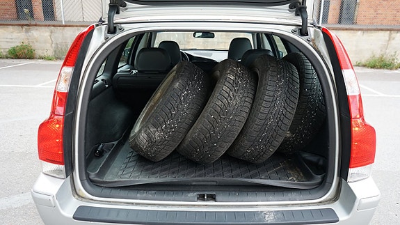 Volvo V70 6 of 17