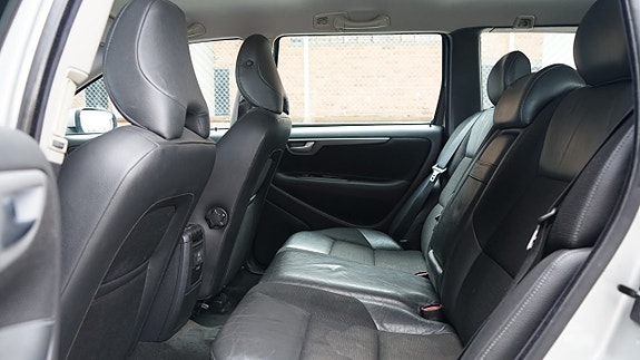 Volvo V70 11 of 17