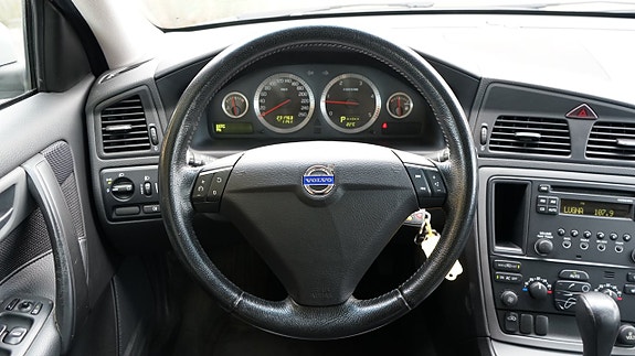 Volvo V70 13 of 17