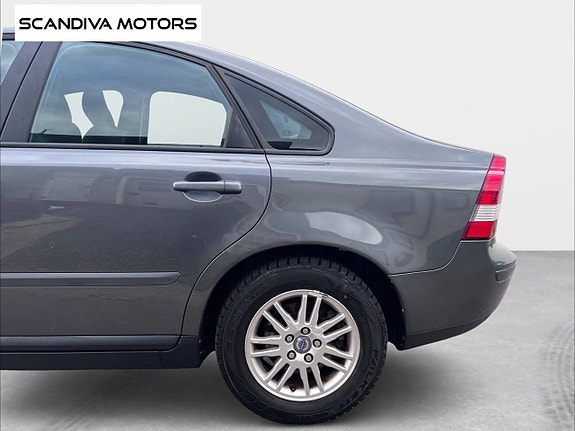 Volvo S40 9 of 19
