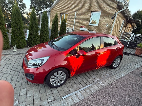 Kia Rio 2 of 9