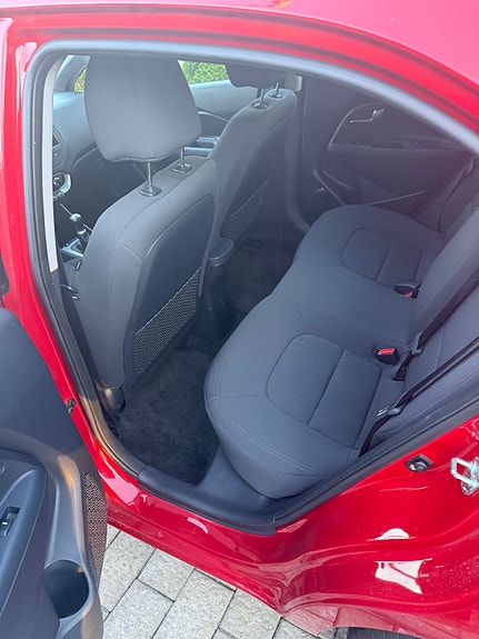 Kia Rio 6 of 9