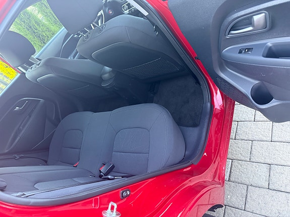 Kia Rio 8 of 9