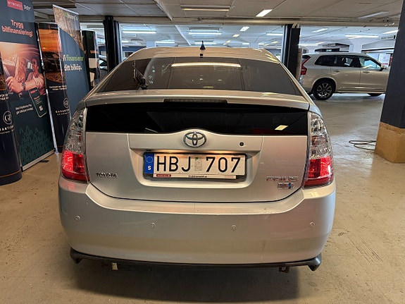 Toyota Prius 3 of 14