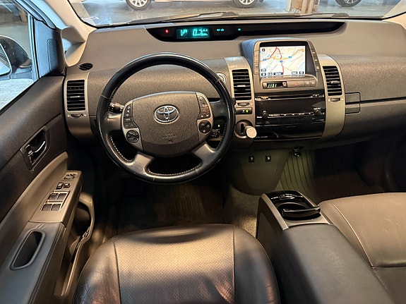 Toyota Prius 11 of 14