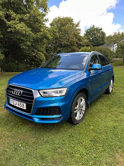 Audi Q3 2 of 9