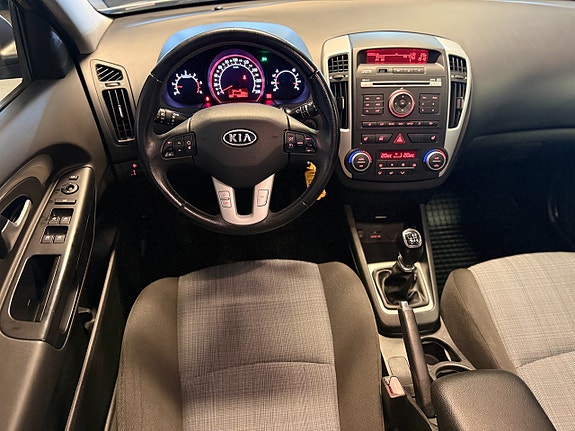 Kia Ceed 9 of 14