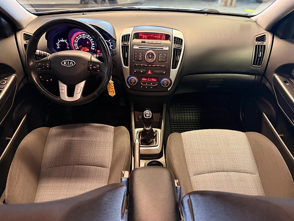 Kia Ceed 6 of 14
