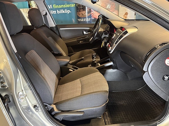 Kia Ceed 4 of 14