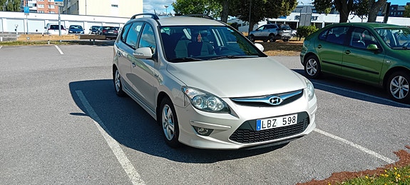 Hyundai i30 2 of 6