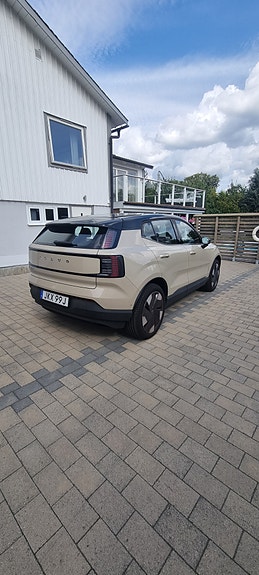 Volvo EX30 4 of 11