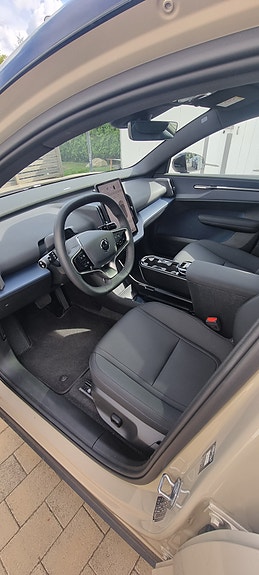 Volvo EX30 8 of 11