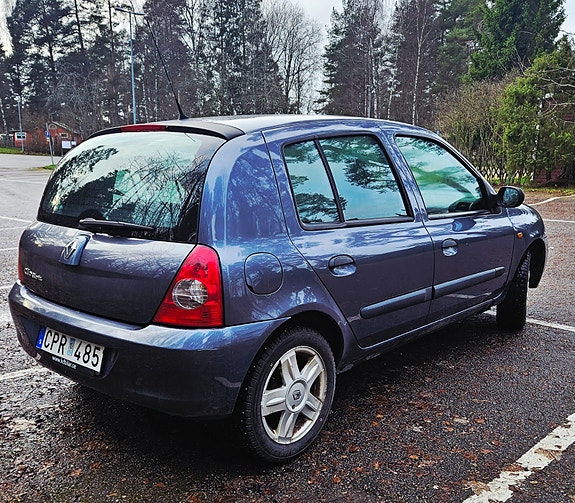 Renault Clio 3 of 7