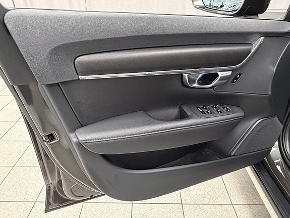 Volvo V90 Cross Country 6 of 19