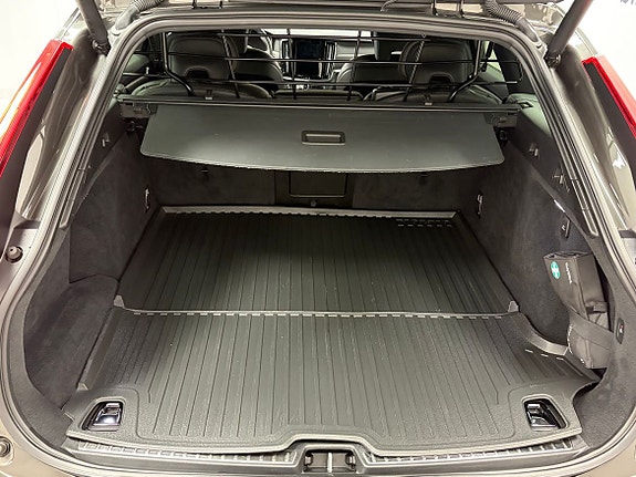 Volvo V90 Cross Country 17 of 19