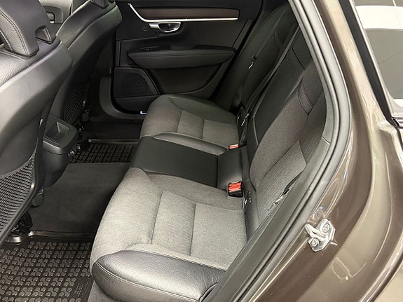 Volvo V90 Cross Country 15 of 19