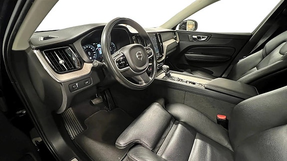 Volvo XC60 10 of 30