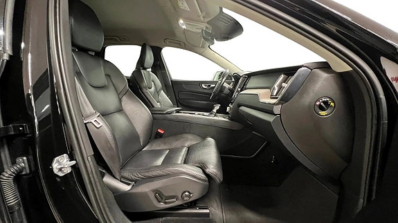 Volvo XC60 15 of 30