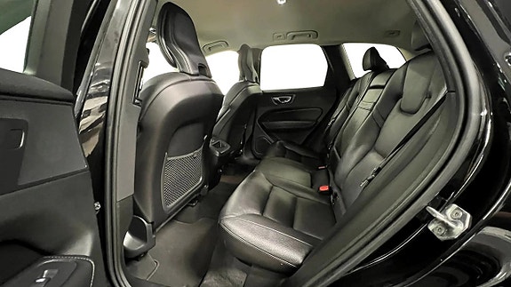 Volvo XC60 12 of 30