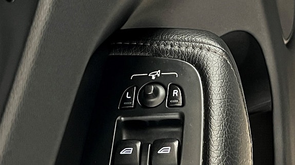 Volvo XC60 29 of 30