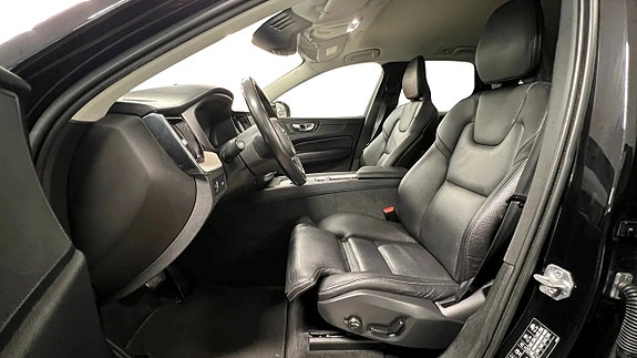 Volvo XC60 11 of 30