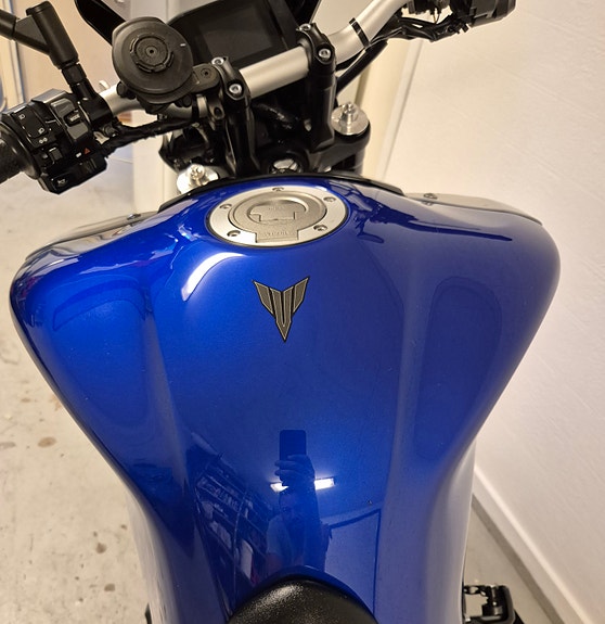 Yamaha MT-09 6 of 8
