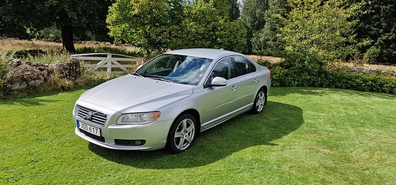 Volvo S80 3 of 17