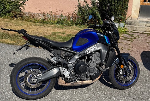 Yamaha MT-09 2 of 9