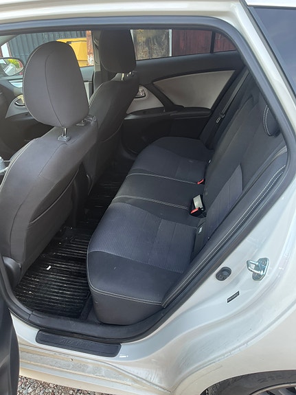 Toyota Avensis 3 of 6