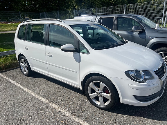 Volkswagen Touran 8 of 20