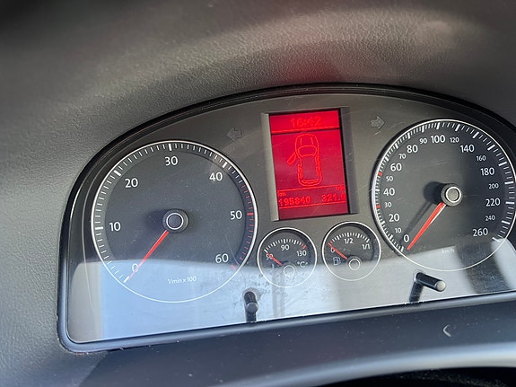 Volkswagen Touran 11 of 20