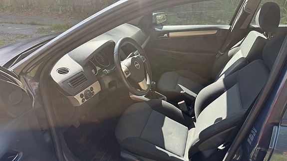Opel Astra 2 of 10