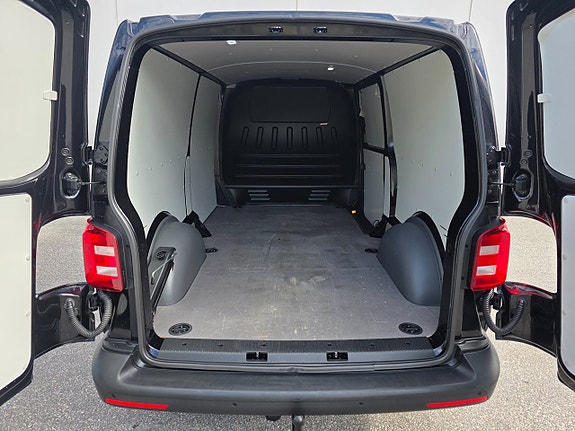 Volkswagen Transporter 10 of 13