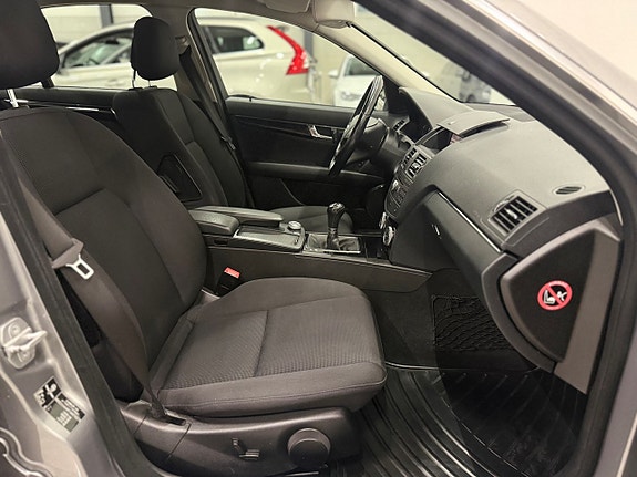 Mercedes-Benz C180 13 of 22