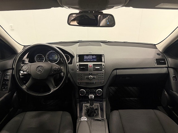 Mercedes-Benz C180 10 of 22