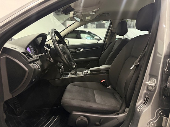 Mercedes-Benz C180 11 of 22