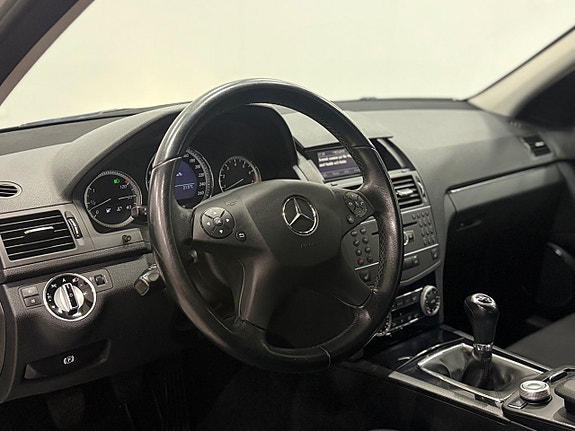 Mercedes-Benz C180 9 of 22