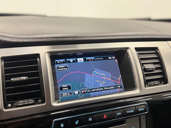 Jaguar XF 17 of 24