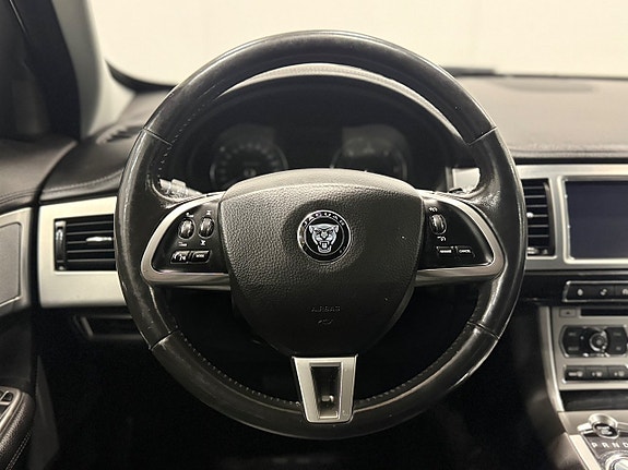 Jaguar XF 21 of 24