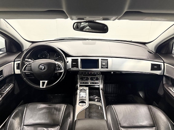Jaguar XF 11 of 24