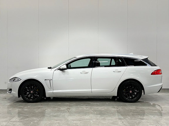 Jaguar XF 8 of 24