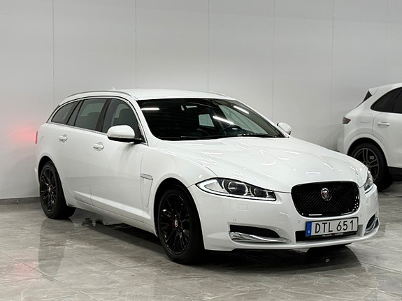 Jaguar XF 2 of 24