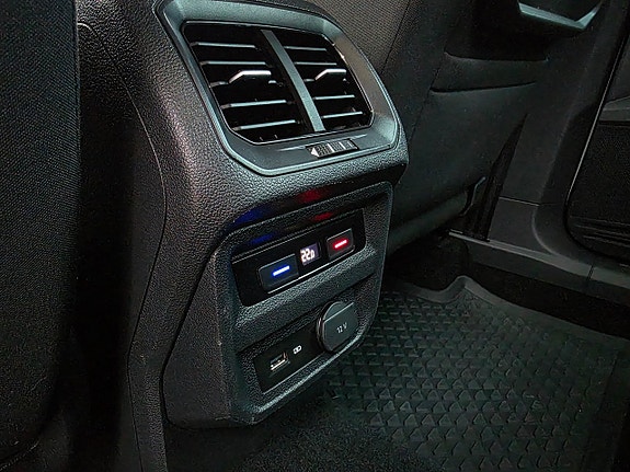 Volkswagen Tiguan 12 of 21