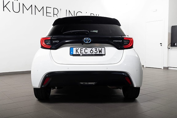 Toyota Yaris 11 of 22