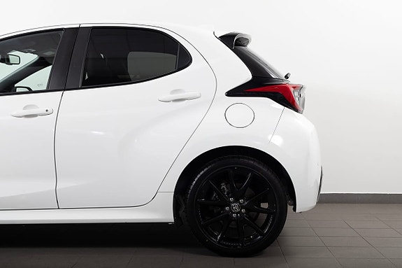Toyota Yaris 5 of 22