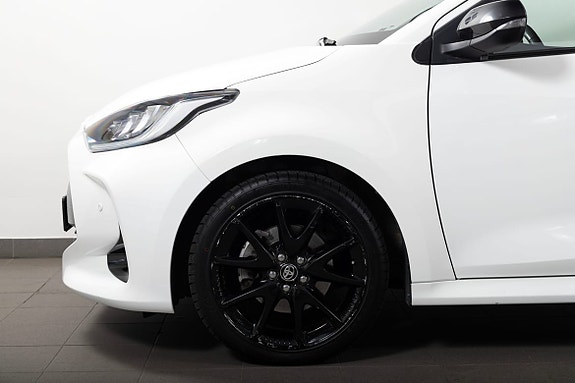 Toyota Yaris 4 of 22