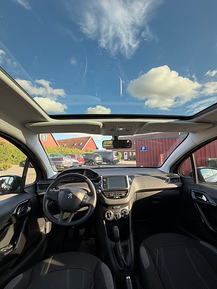 Peugeot 208 6 of 6
