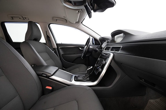 Volvo XC70 14 of 19